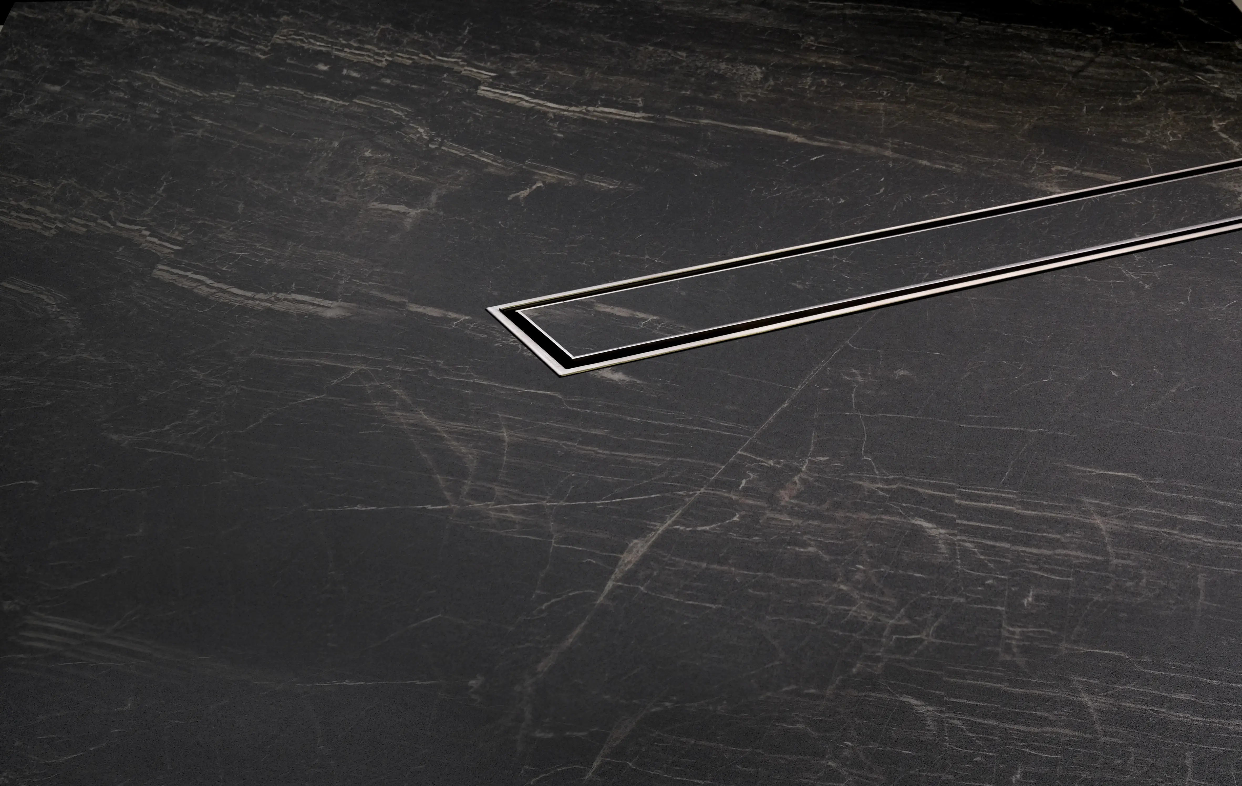 Linear_Drain_Framed_Tiled